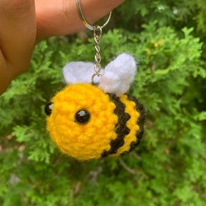 Crochet bee keychain